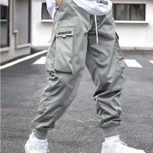 Size L men’s cargos